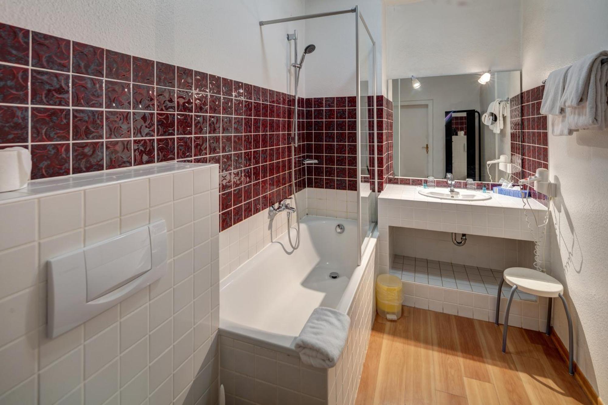 Hotel Leander Bitburg Buitenkant foto