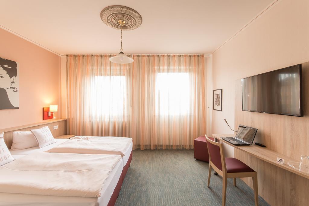 Hotel Leander Bitburg Buitenkant foto