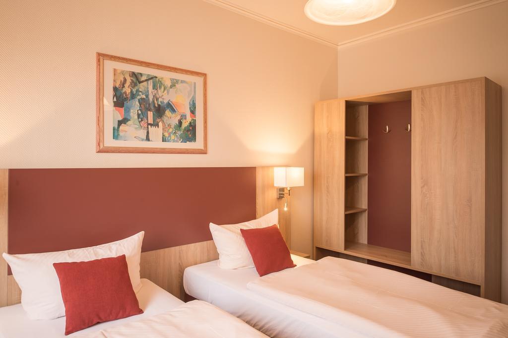 Hotel Leander Bitburg Buitenkant foto