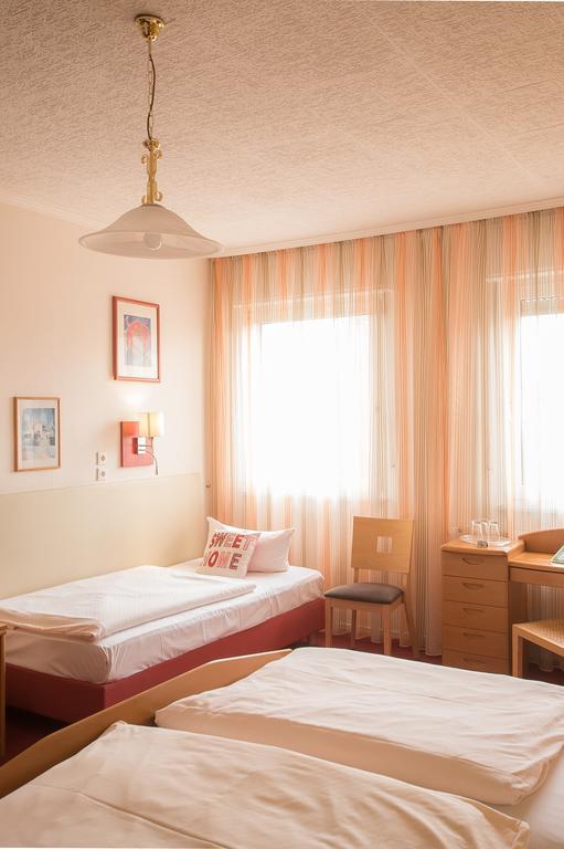 Hotel Leander Bitburg Buitenkant foto